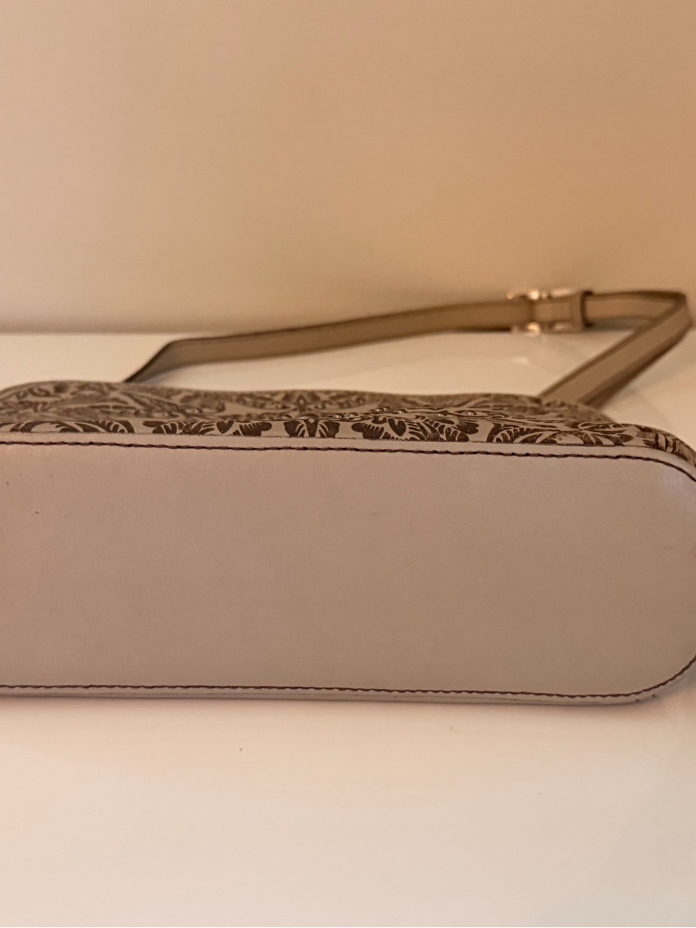 Brighton Laser Cut Floral Leather Organizer Crossbody Bag Taupe EUC - Picture 12 of 15